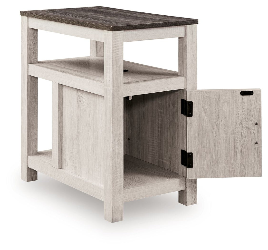 Fendenmore - Chair Side End Table