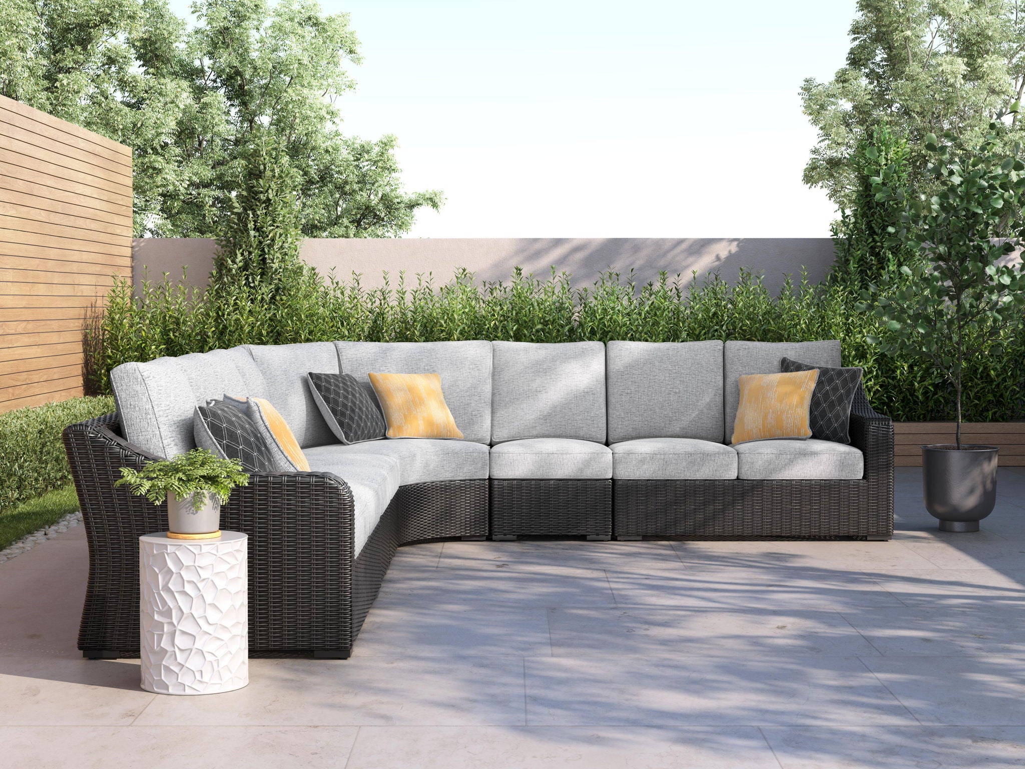 Beachcroft - 6-Piece Outdoor Sectional - Black / Light Gray