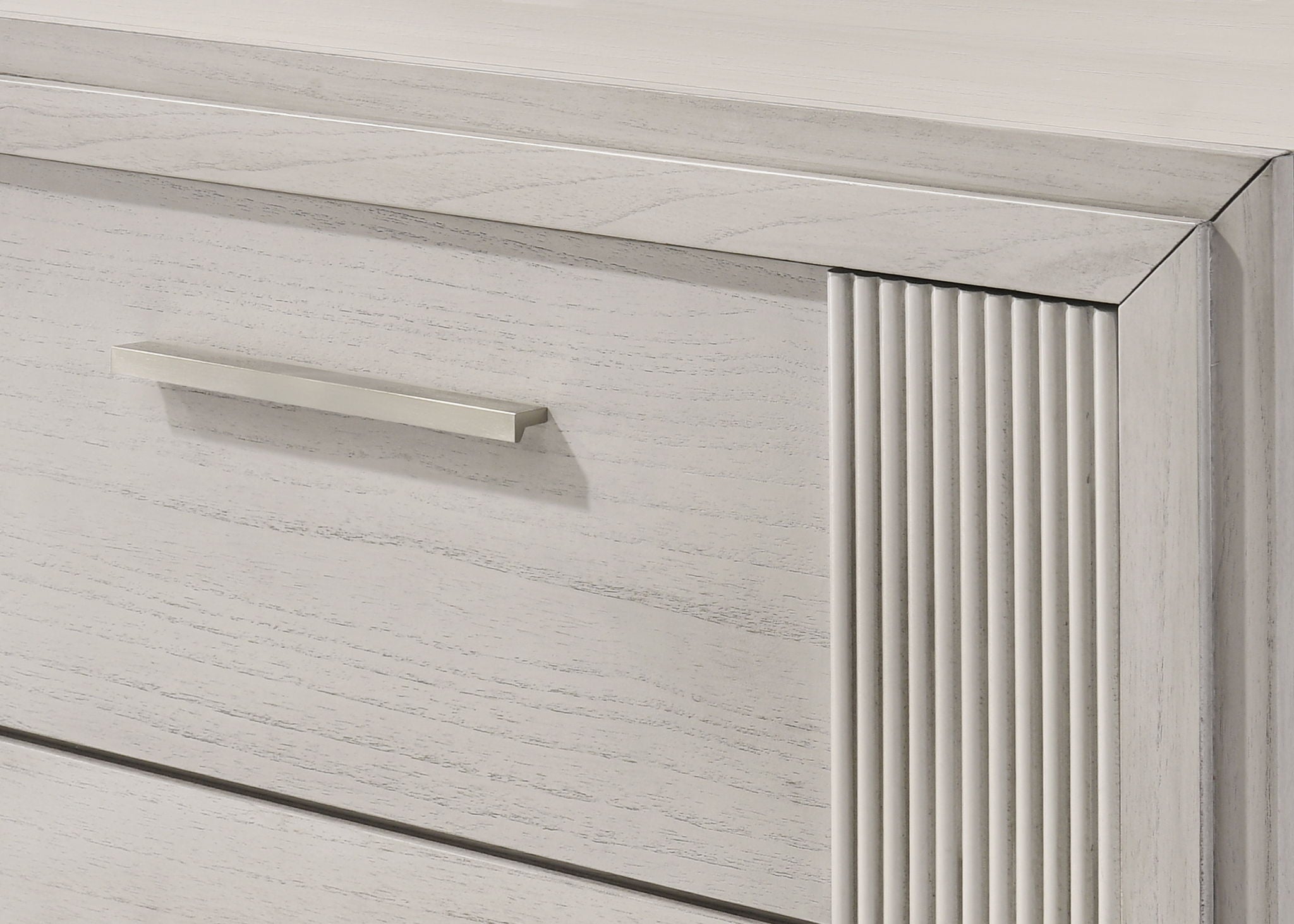 CARLTON DRESSER WHITE MIST