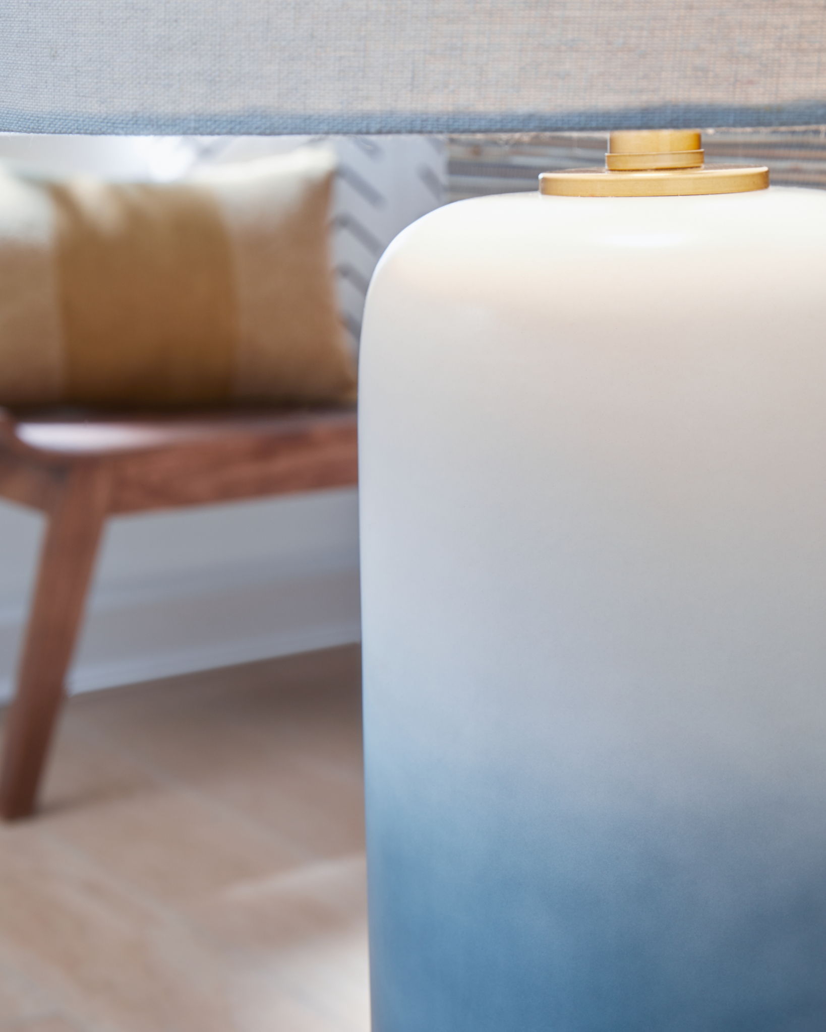Lemrich - Ceramic Table Lamp  - White