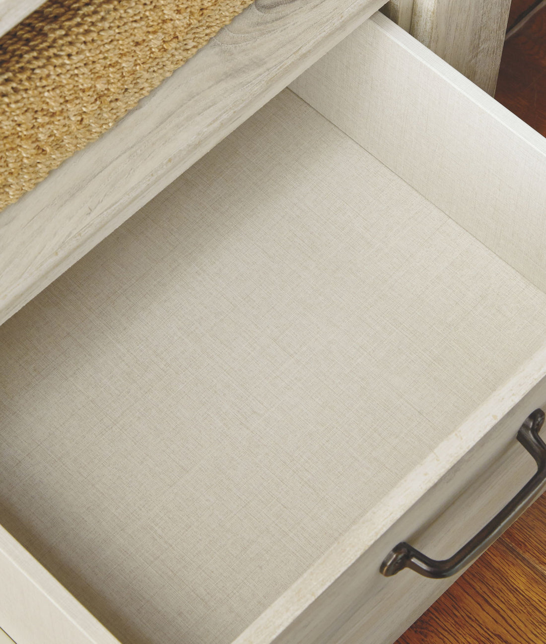Bellaby - Seven Drawer Dresser - Whitewash