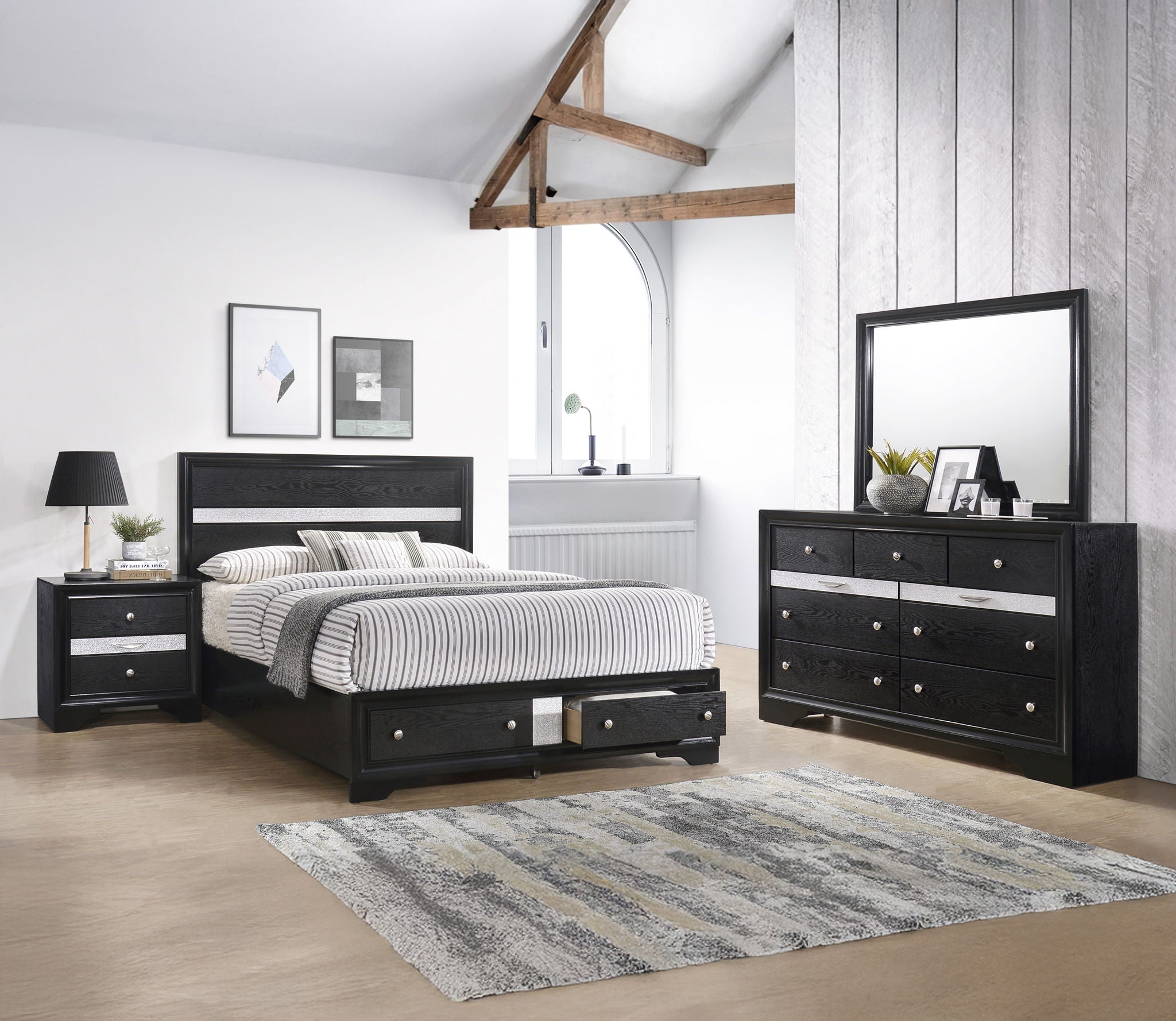 REGATA DRESSER TOP BLACK/SILVER