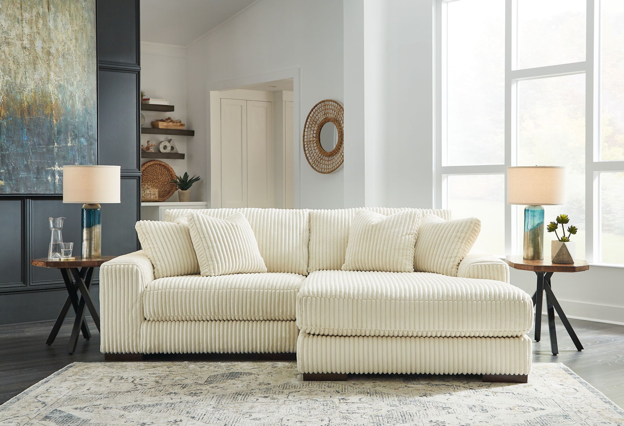 Lindyn - 2 Piece Sectional